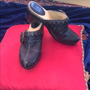 Frye black leather clogs